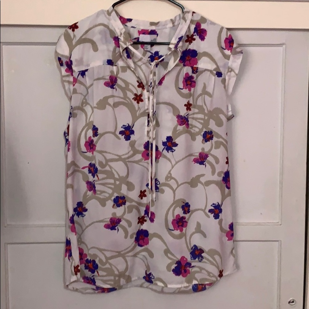 14th & Union tan with flowers, casual outings or office attire blouse Versatile